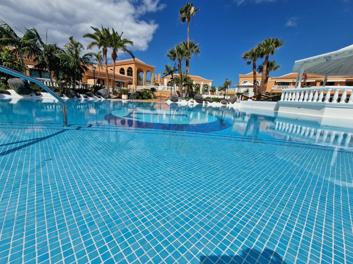 Exclusive Penthouse Playa Las Vistas 4 Close To The Sea And Beach, Aircondition For A Fee, Wifi, Terrace, Heated Pool Playa de las Américas Eksteriør billede
